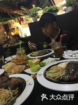 豪味來牛排(惠潤廣場店) 都市生活中的經典牛排體驗